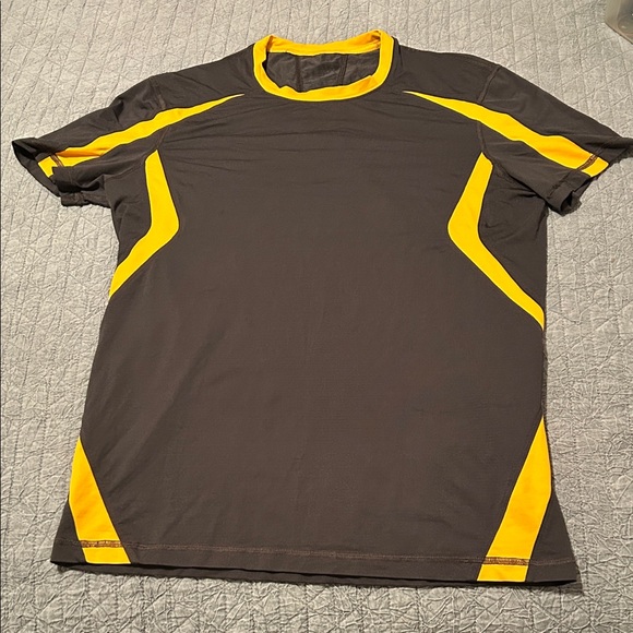 lululemon athletica Charcoal and Yellow Short Sleeve Tee - Picture 1 of 6